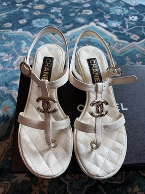 Chanel quilted leather T-strap sandals silver-tone interlocking CC 37.5